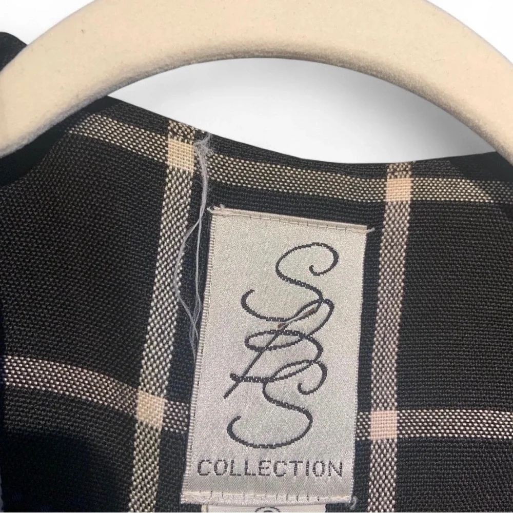 Women's Black/white Windowpane Double-Breasted blazer - Classic Tailored Style - Picture 4 of 4